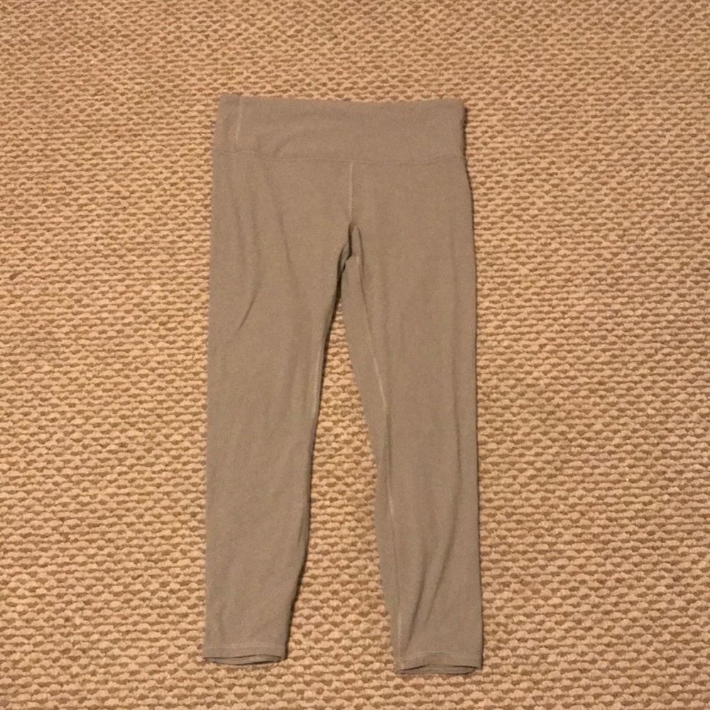 Light grey leggings
